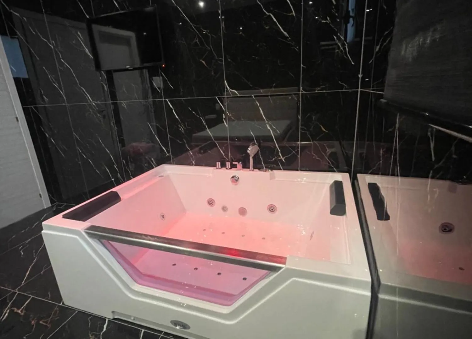 קאסלנואבו די נאפולי Life Hotel 3*, קאסלנואבו די נאפולי