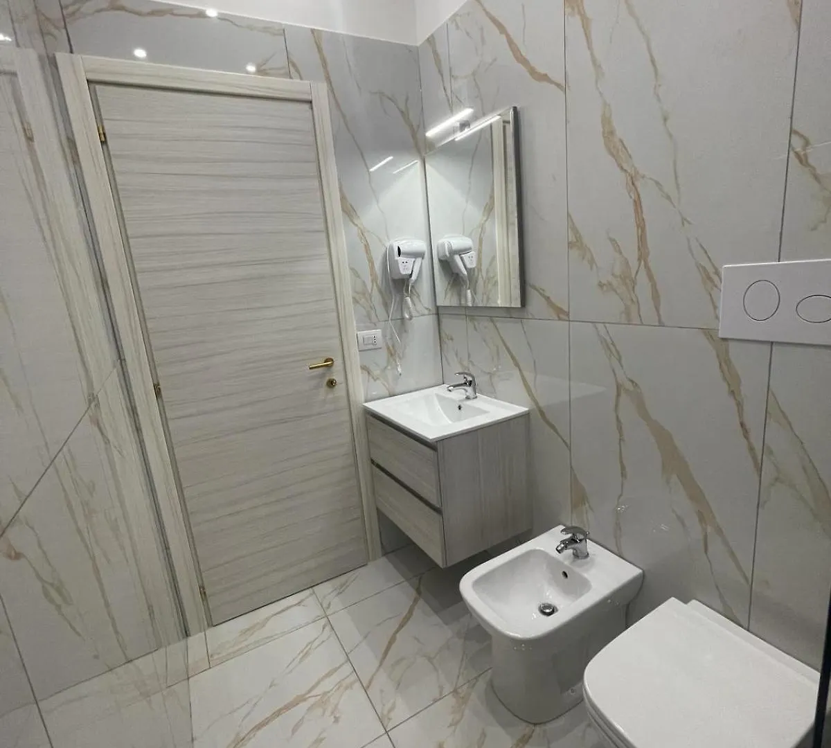 Life Hotel Casalnuovo Di Napoli 3*,