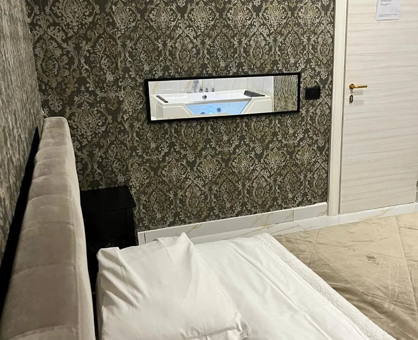 ***  Life Hotel Casalnuovo Di Napoli Italia