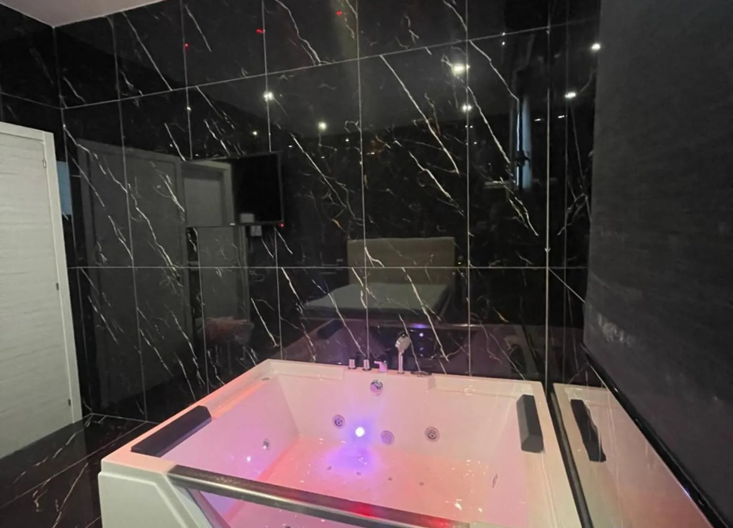 Life Hotel Casalnuovo Di Napoli 3*,  Italia